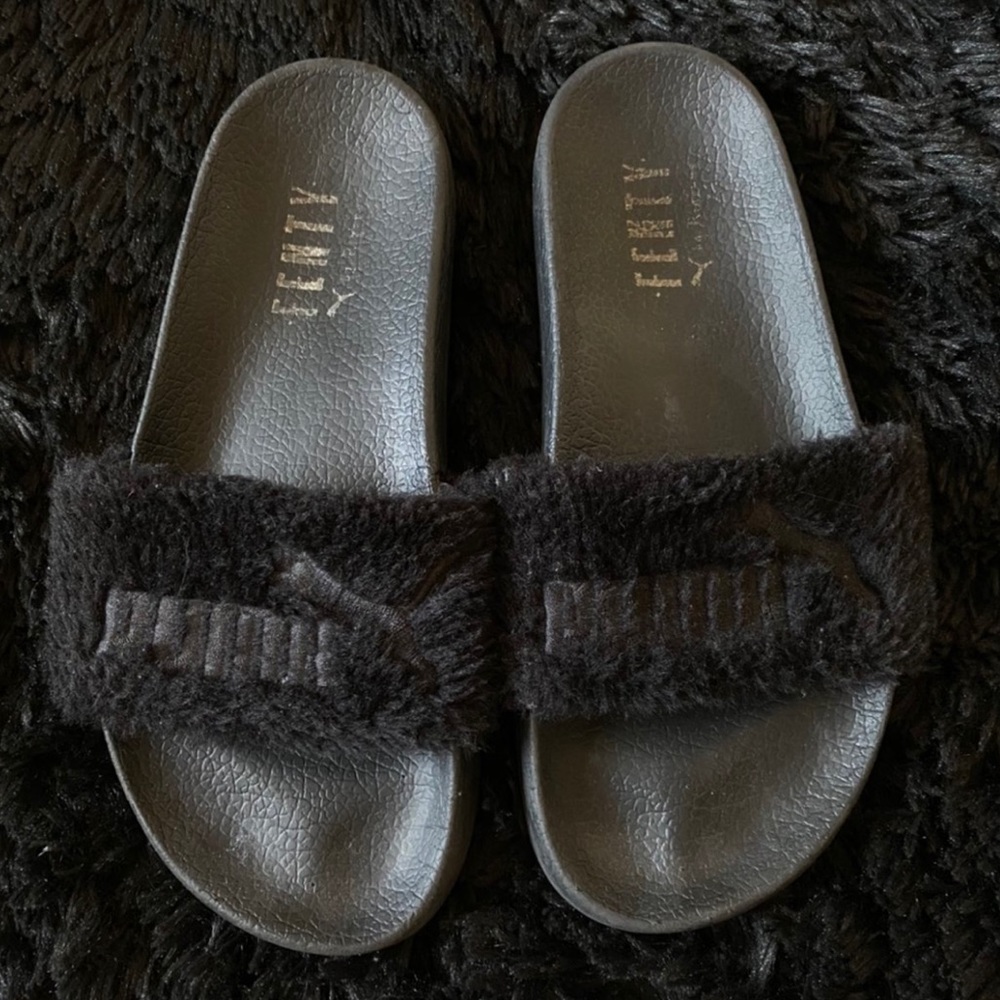 FENTY PUMA BLACK SLIDES